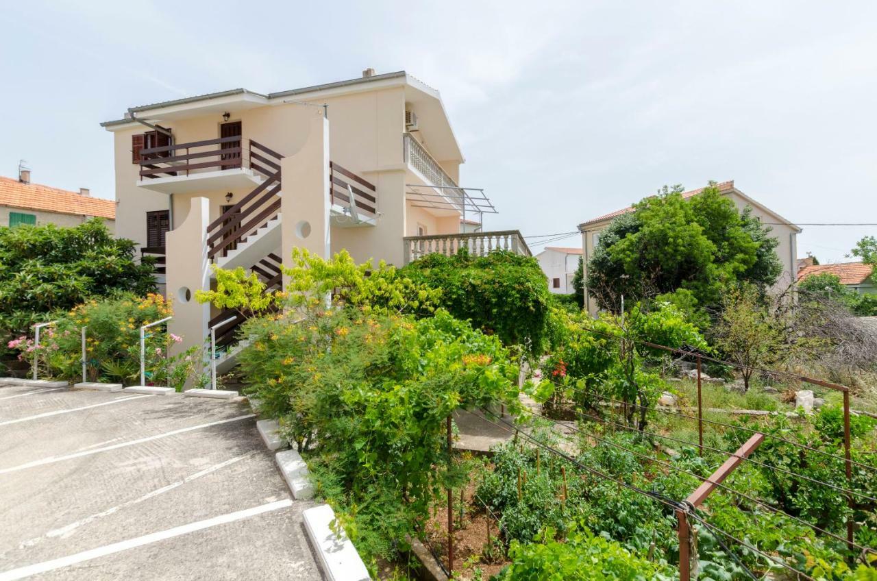 Apartment Damir Primosten Exterior photo