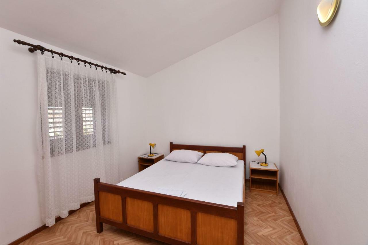 Apartment Damir Primosten Exterior photo