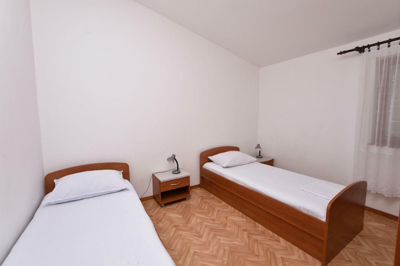 Apartment Damir Primosten Exterior photo