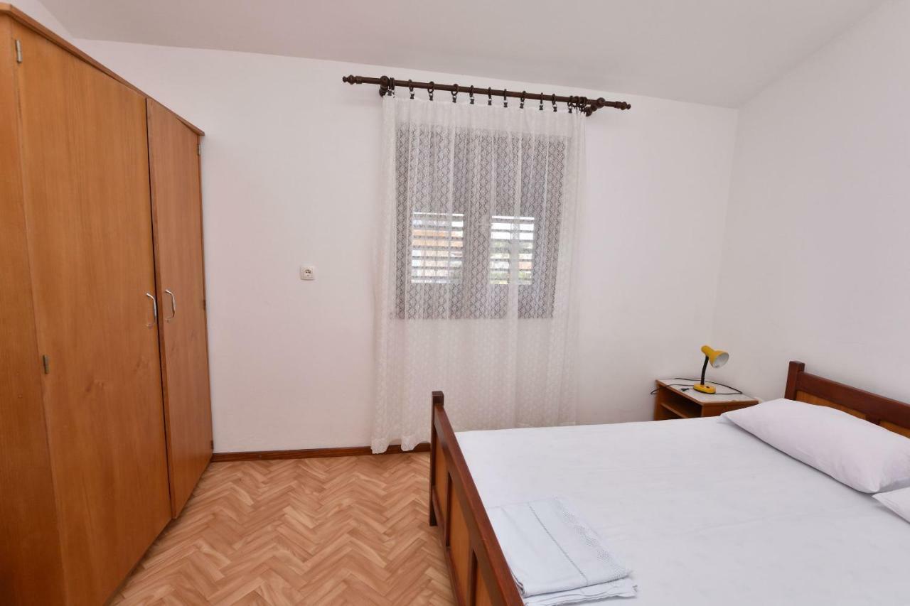 Apartment Damir Primosten Exterior photo